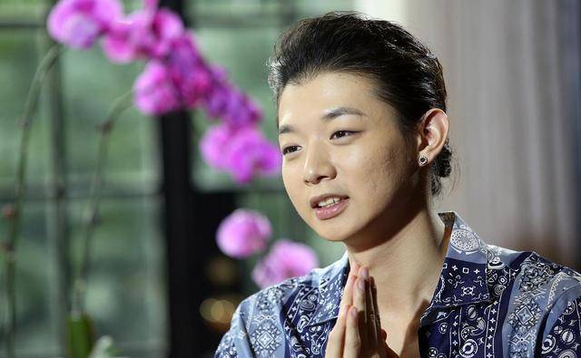 《哥哥》初舞台竞演,小哥获得293票,如今发长文宣布退圈_陈露_感情