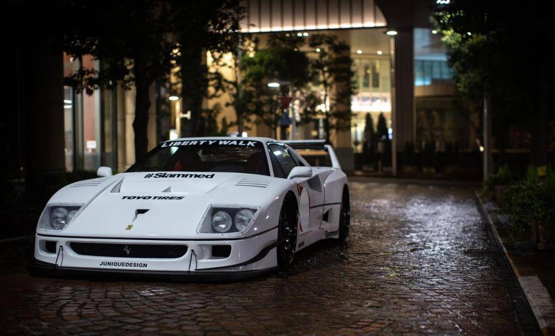 给稀缺的法拉利f40上宽体套件,是破新原始美,还是绝佳的改装?