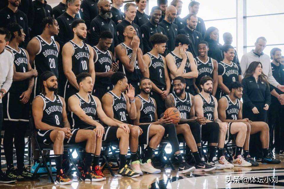 新版篮网全家福!