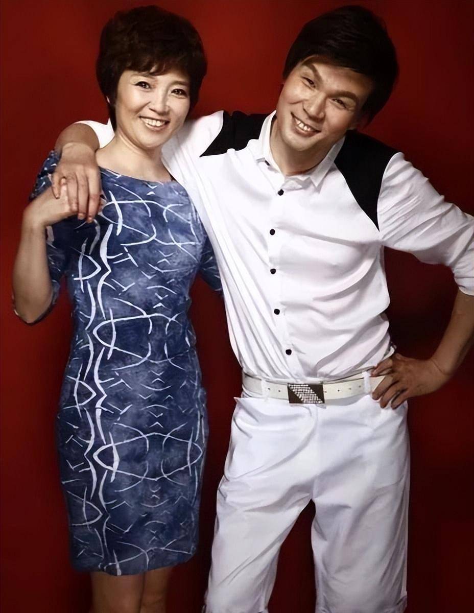 他却在感情方面迎来了好运,一个偶然的机会,让他认识了他的妻子高志伟