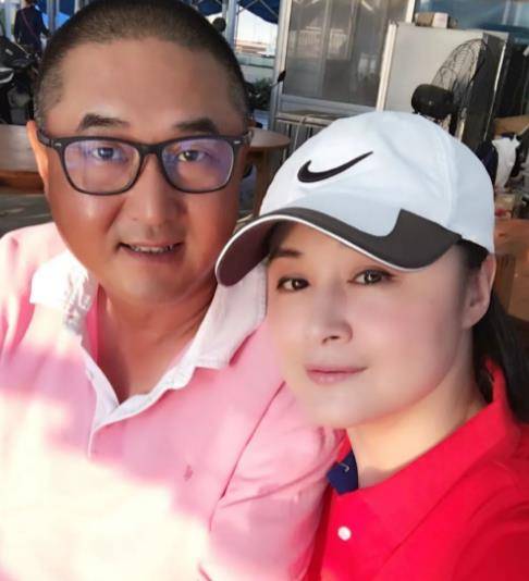 "谢大脚"于月仙无儿无女去世一年半后,她丈夫的选择令人泪目_工作