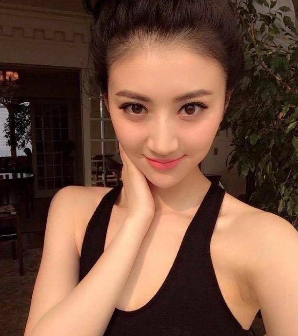 "富贵花"景甜,终于为她"男欢女爱"的行为付出了代价_贵人_父母_时候