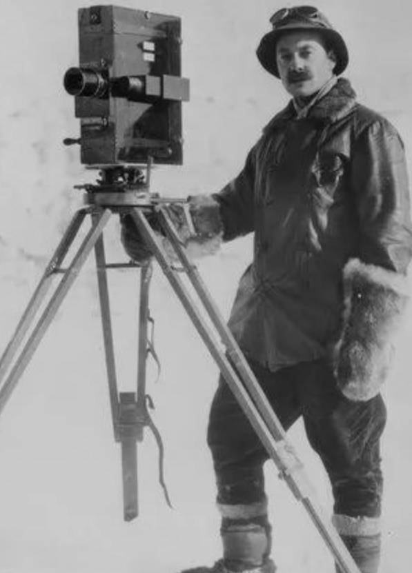 这两位好友一个是药剂师詹姆斯·威廉逊(下简称威廉逊),另一个是工程