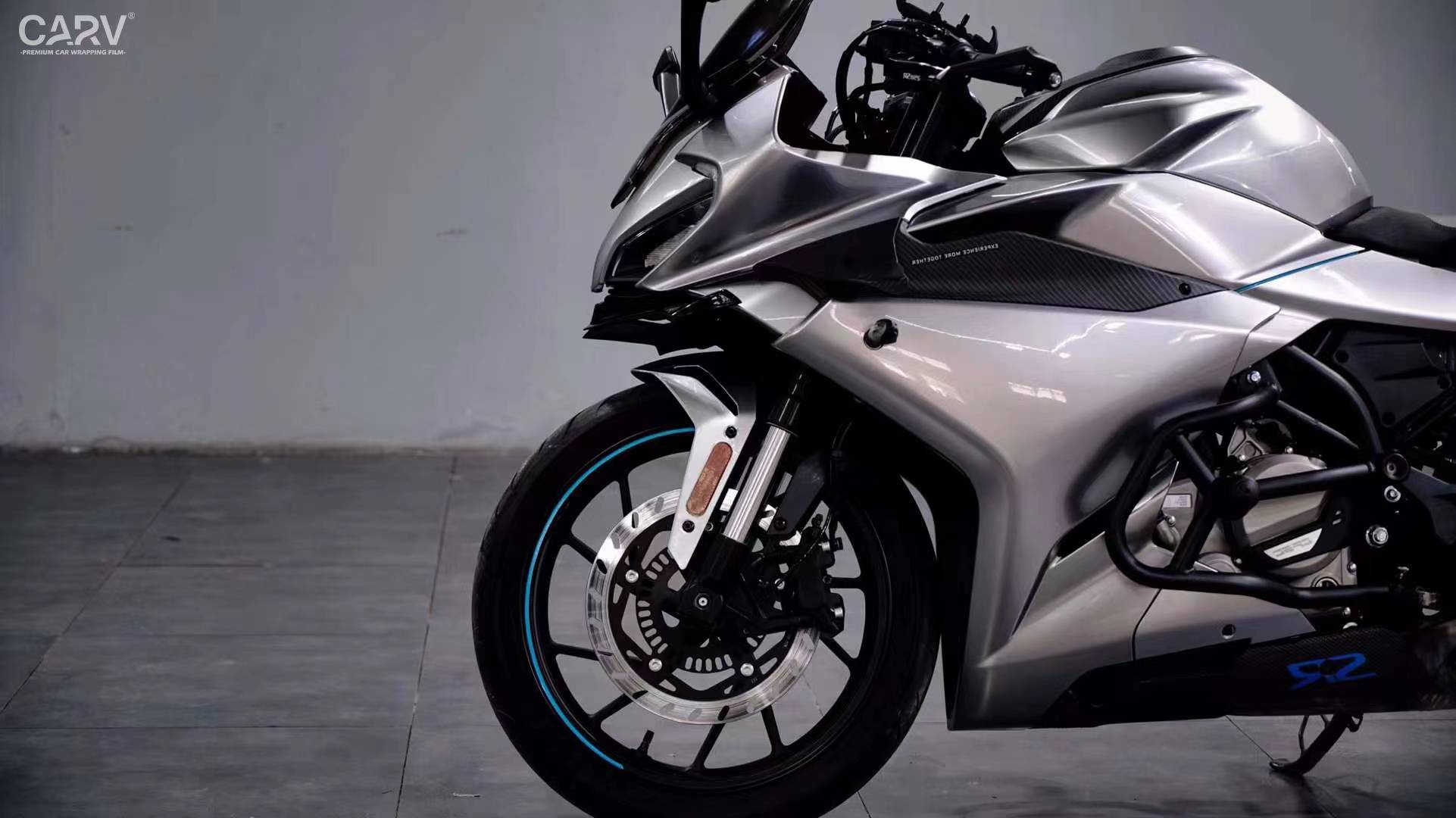 春风250sr卡孚改色膜白金gt银,色泽圆润 0橘纹_搜狐汽车_搜狐网