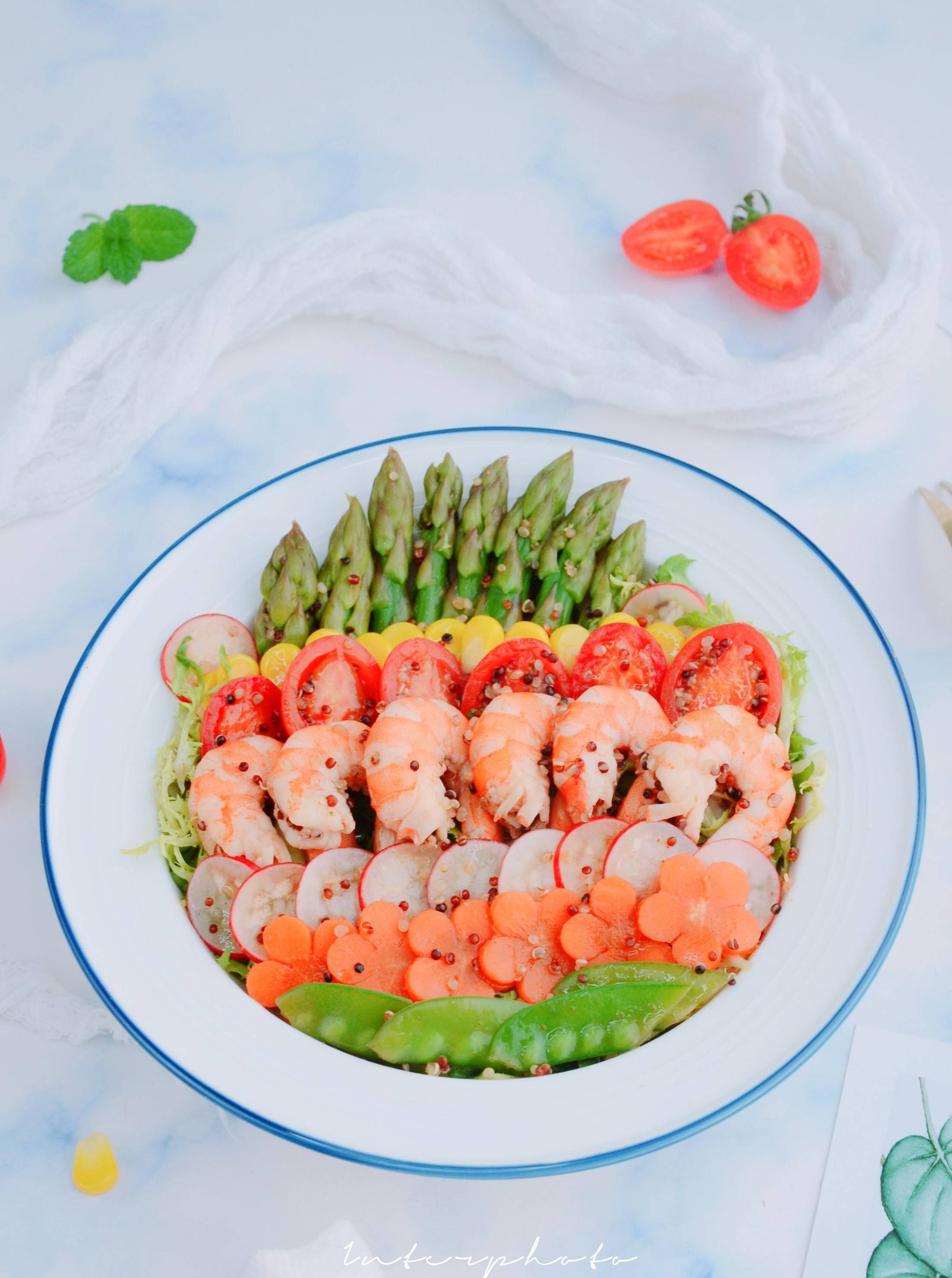 高颜值藜麦虾仁蔬菜沙拉,好吃不腻健康,看着就有食欲_营养_备用_食材