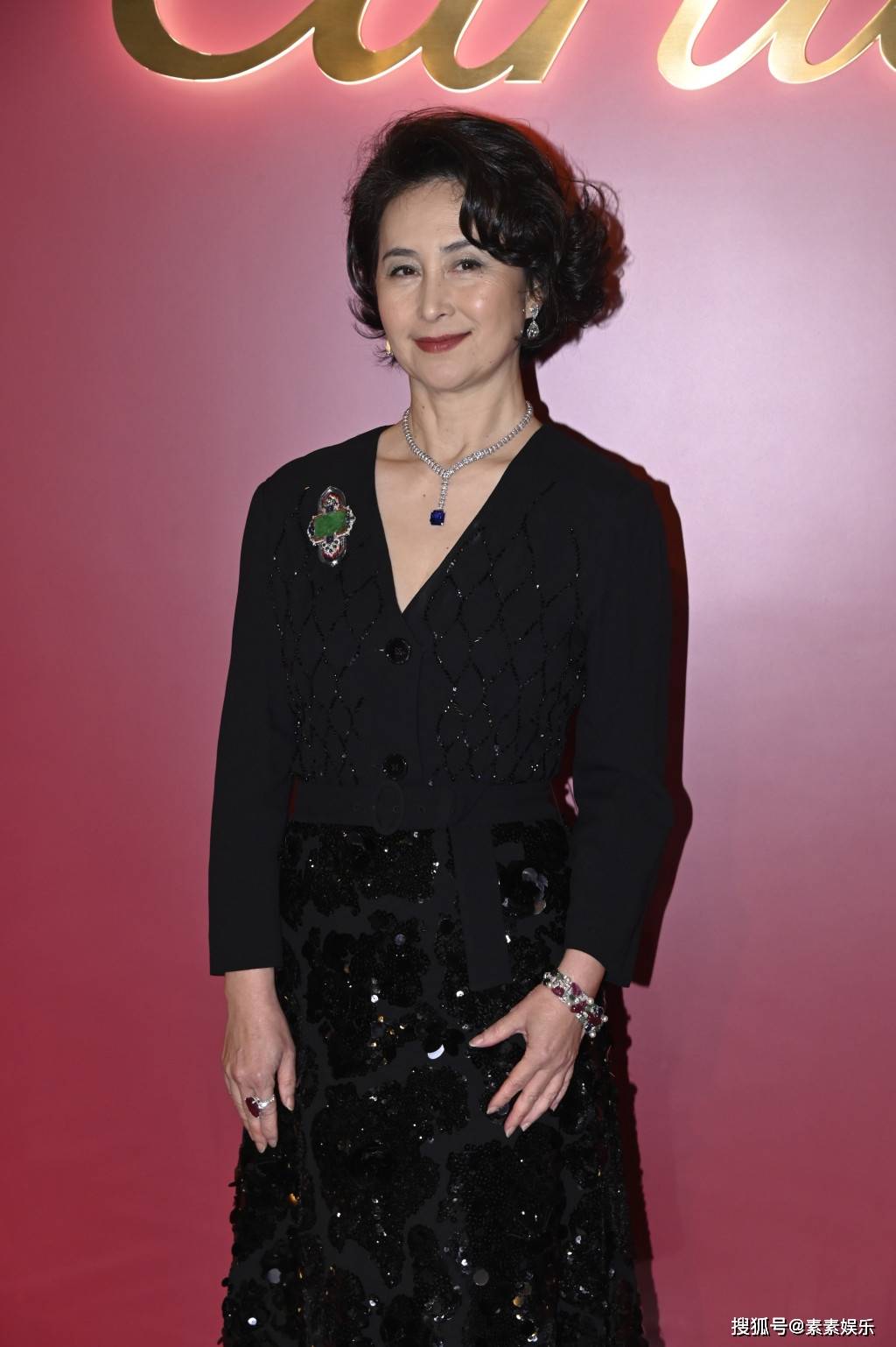 莫文蔚中式旗袍带老公参加珠宝展,何超琼杨紫琼尽显高