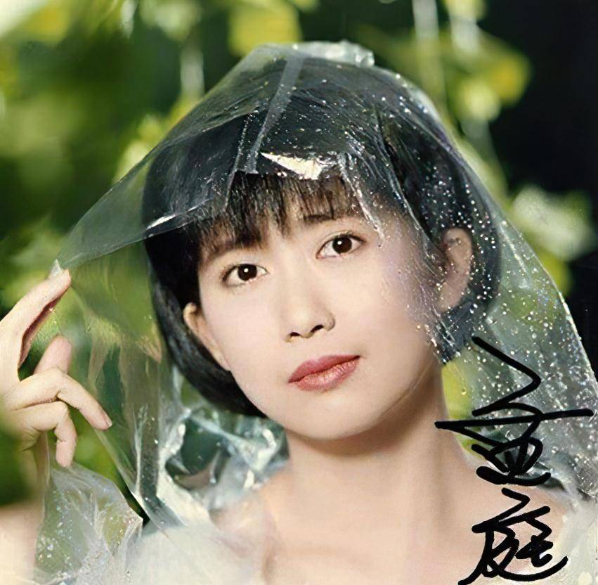 孟庭苇:曾和邓丽君比肩,唱片销量直逼刘德华,为何要退出歌坛?