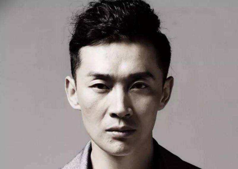 曹磊演技与气质并存的新晋男神,在不同角色中,寻求艺术最高境界_情感