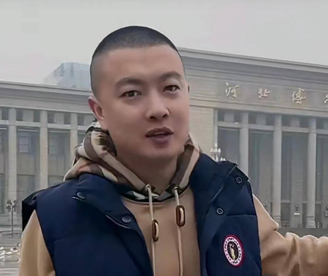 大快人心,网红马洪涛在高速路拉横幅拜师,被官方永久封号_石家庄_网友