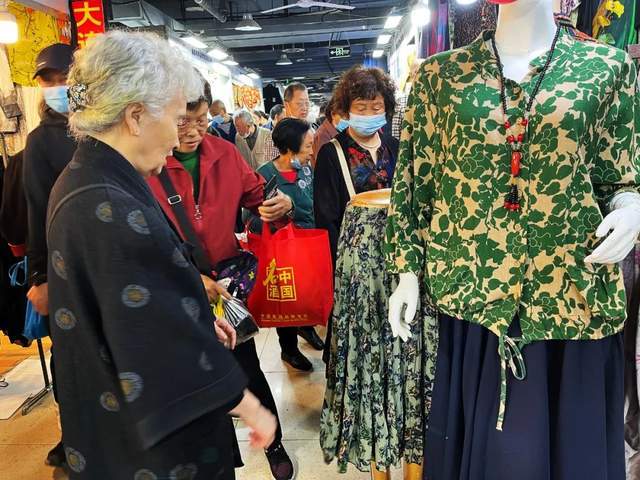 宜宾碎米芽菜,青川木耳,通江银耳,德阳酱油,阆中醋,成都山妹子蜂蜜