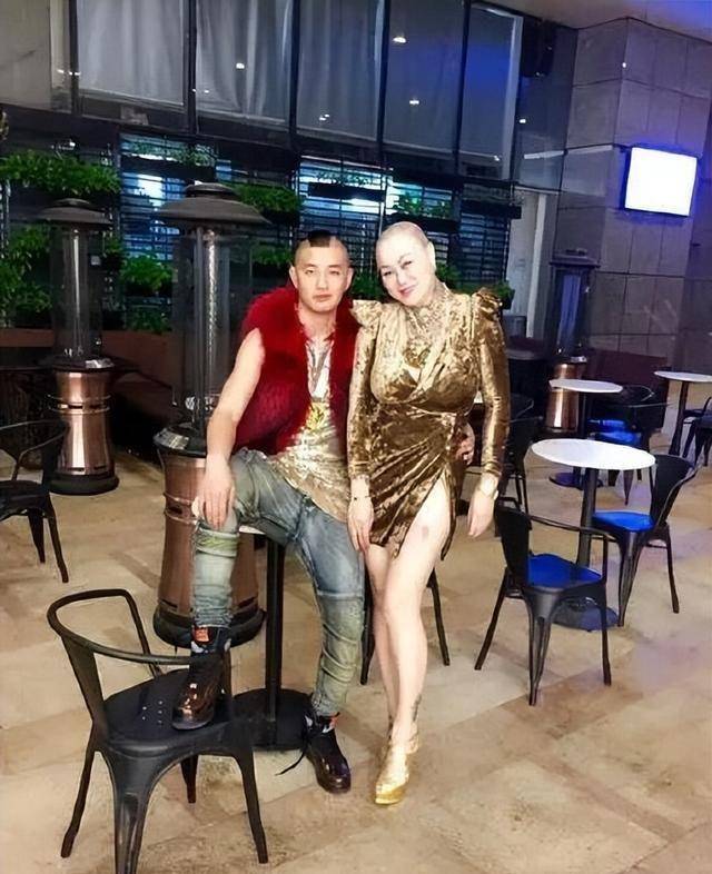 "谁娶我就送他一台宾利"浙江亿万女富豪霸气征婚,如今咋样了?