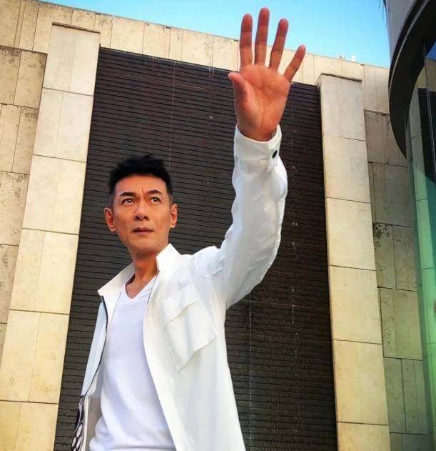 江华疑似全面复出,公开回应热议或深陷直播养生_视频_厚望_生活