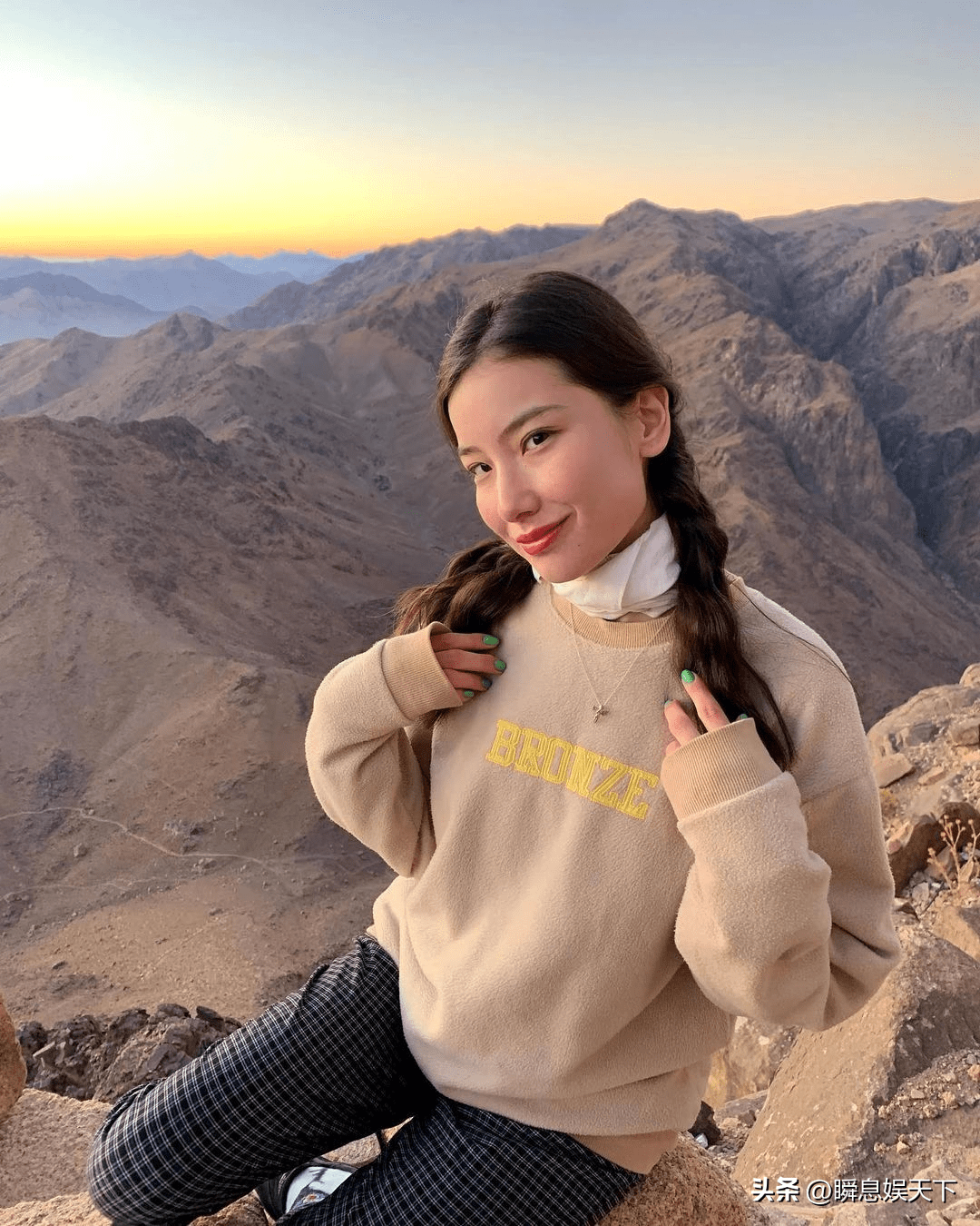 哈萨克斯坦美女farida agzamova 身材高挑,穿衣风格清新脱俗