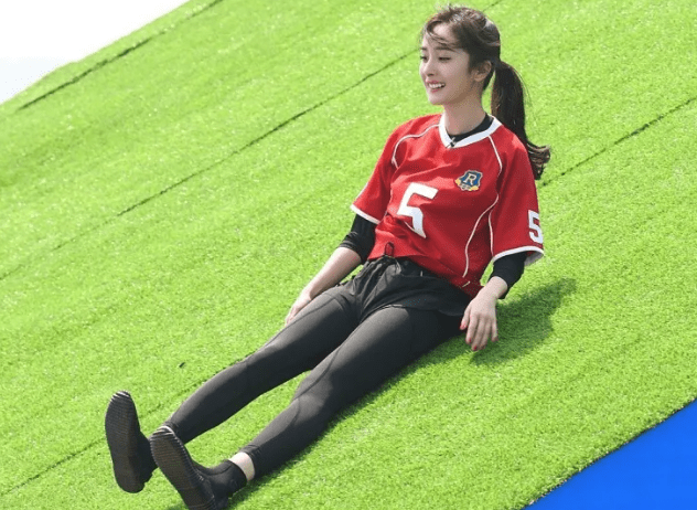 杨幂被导演要求穿"瑜伽裤"!