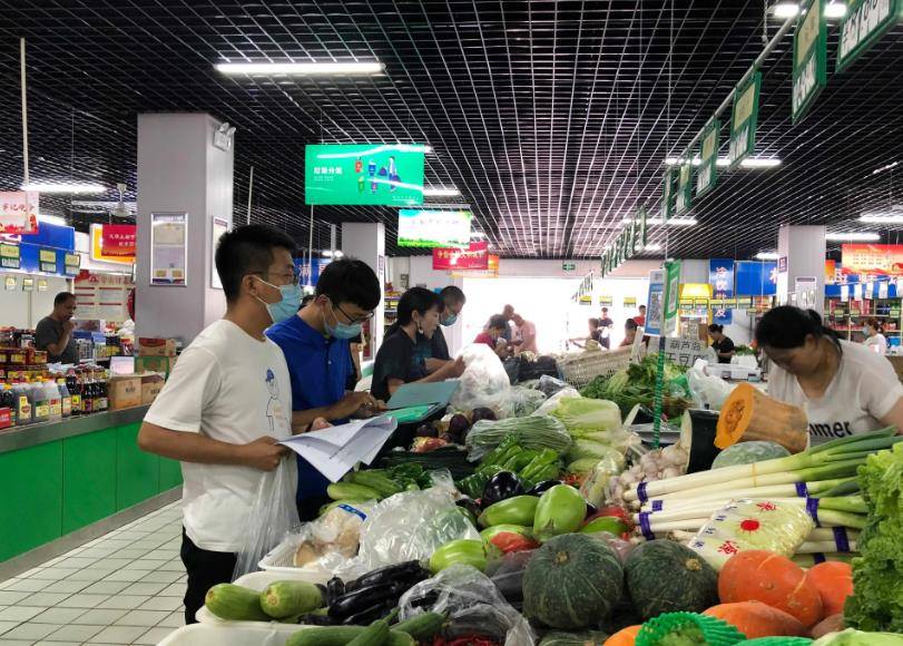 为减缓汇率波动对农产品期货价格的影响,可提出哪些建议?