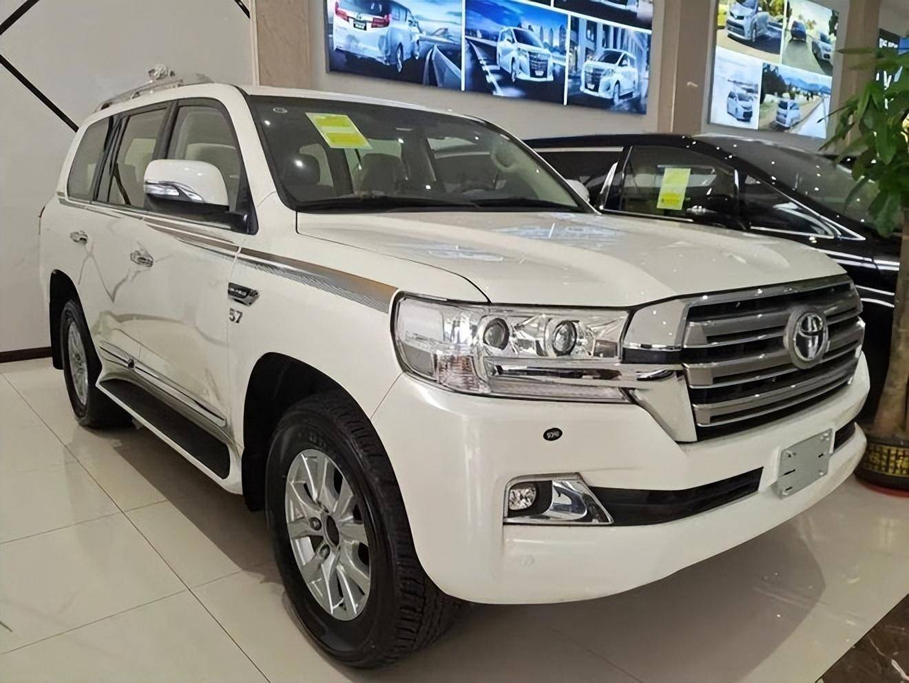 兰德酷路泽5.7 车身方正 v8机械增压 动力霸气展现_搜狐汽车_搜狐网