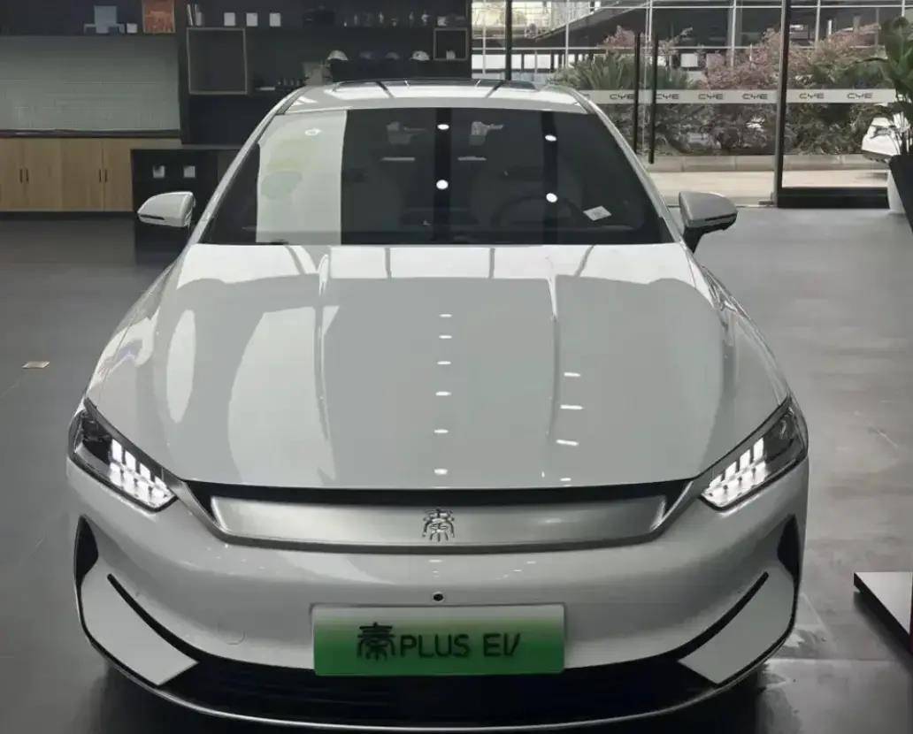 2023款比亚迪秦plus ev冠军版实车到店,并将于3月7日正式上市_搜狐
