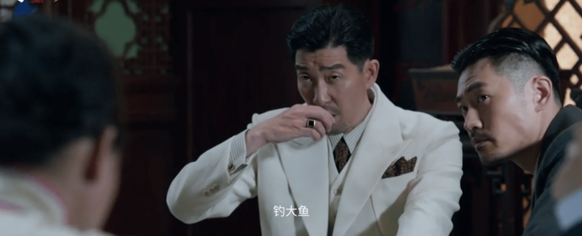 《暴风》口碑崩盘票房扑街,三流剧本配四流制作,剧情漏洞太多_王千源