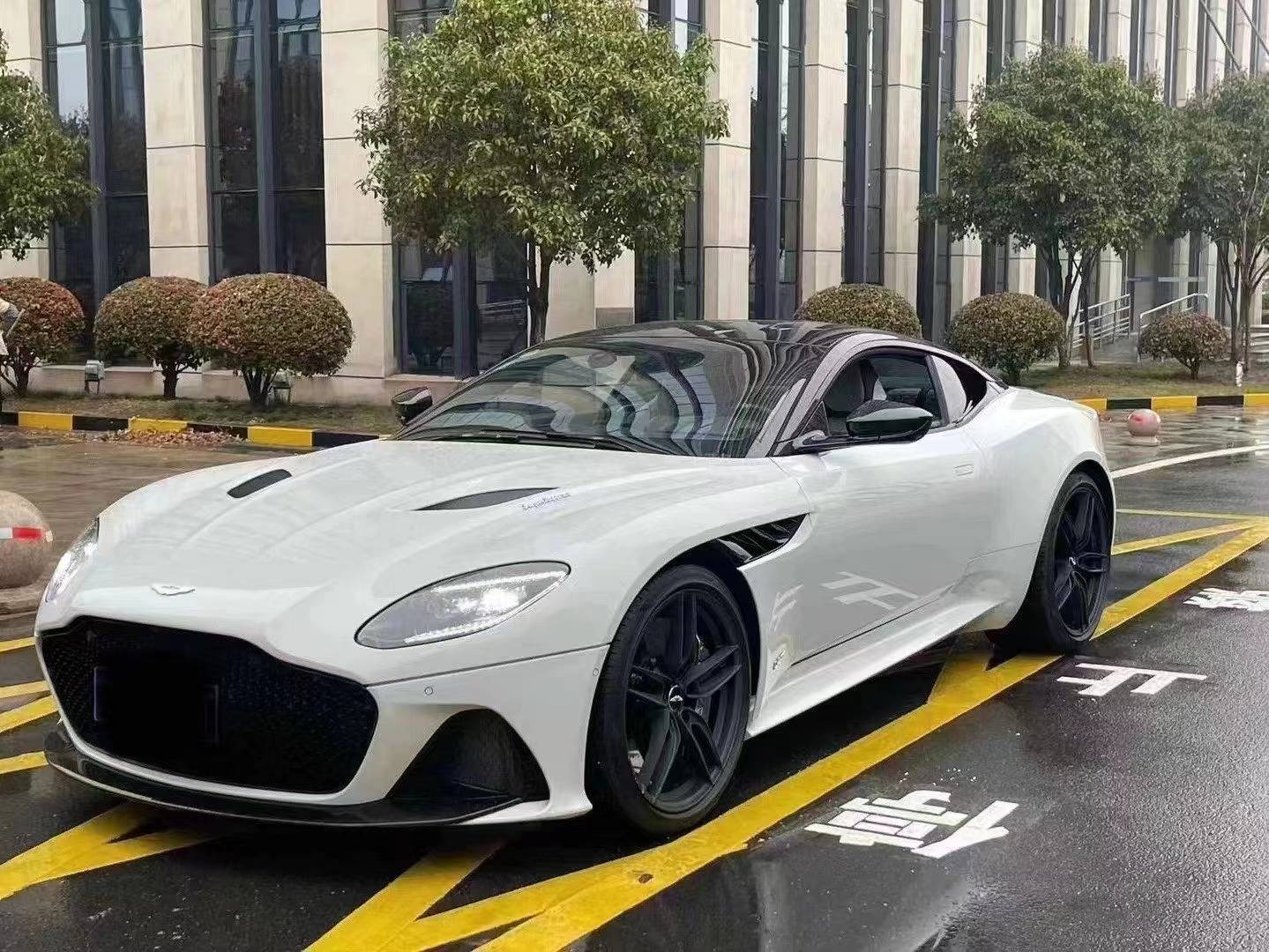 阿斯顿·马丁DBS“倾情客串”_搜狐网