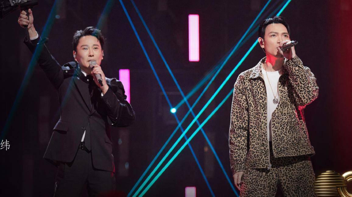 丁太升称《表白》轻佻,批张杰《身骑白马》炫技,像声音杂技演员