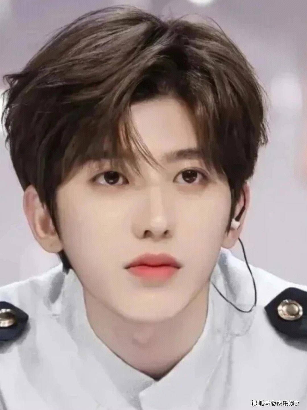 25岁蔡徐坤关注美女事件后续!