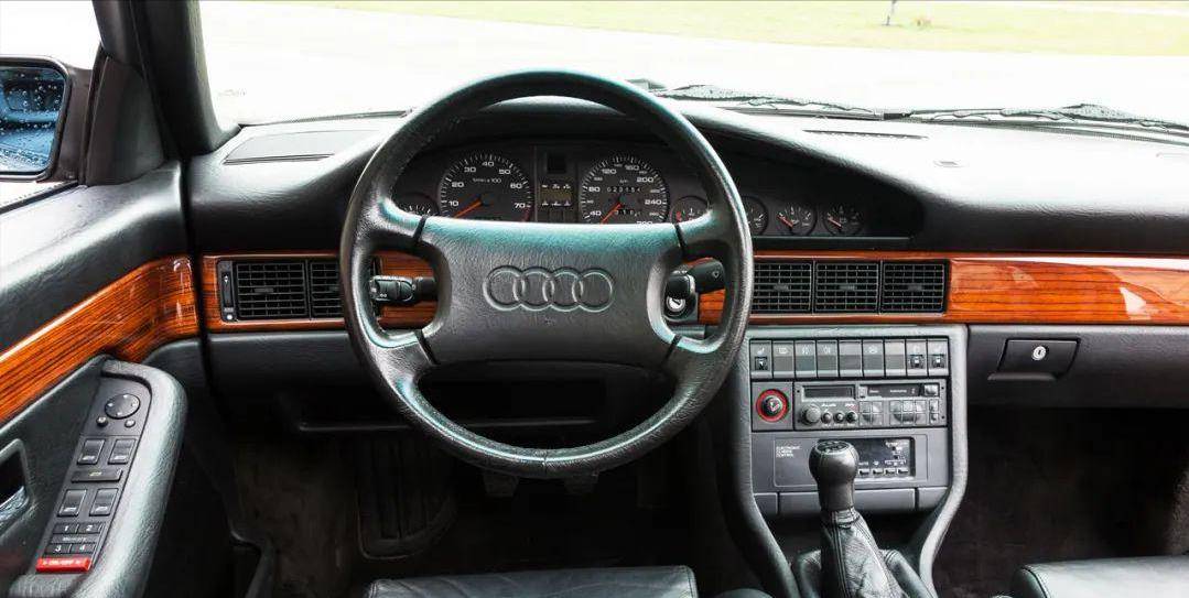 上世纪80年代世界各品牌汽车座舱大集合,你更喜欢哪一款?