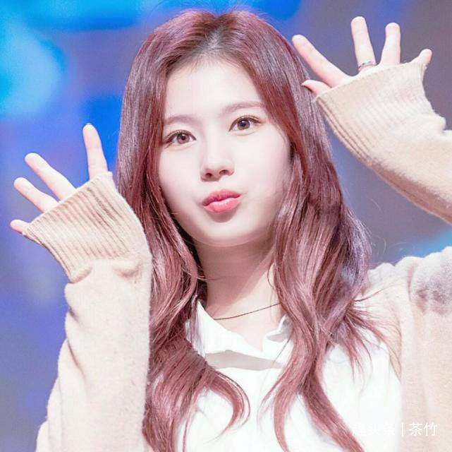 凑崎纱夏虽然是国外人,却能用韩凑崎纱夏语娴熟地进行交流,以语言能力