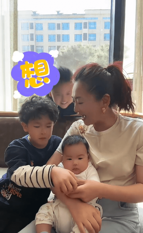 月亮姐姐:羡慕别人家儿女双全,就"生二胎一事"征求独生子意见_儿子