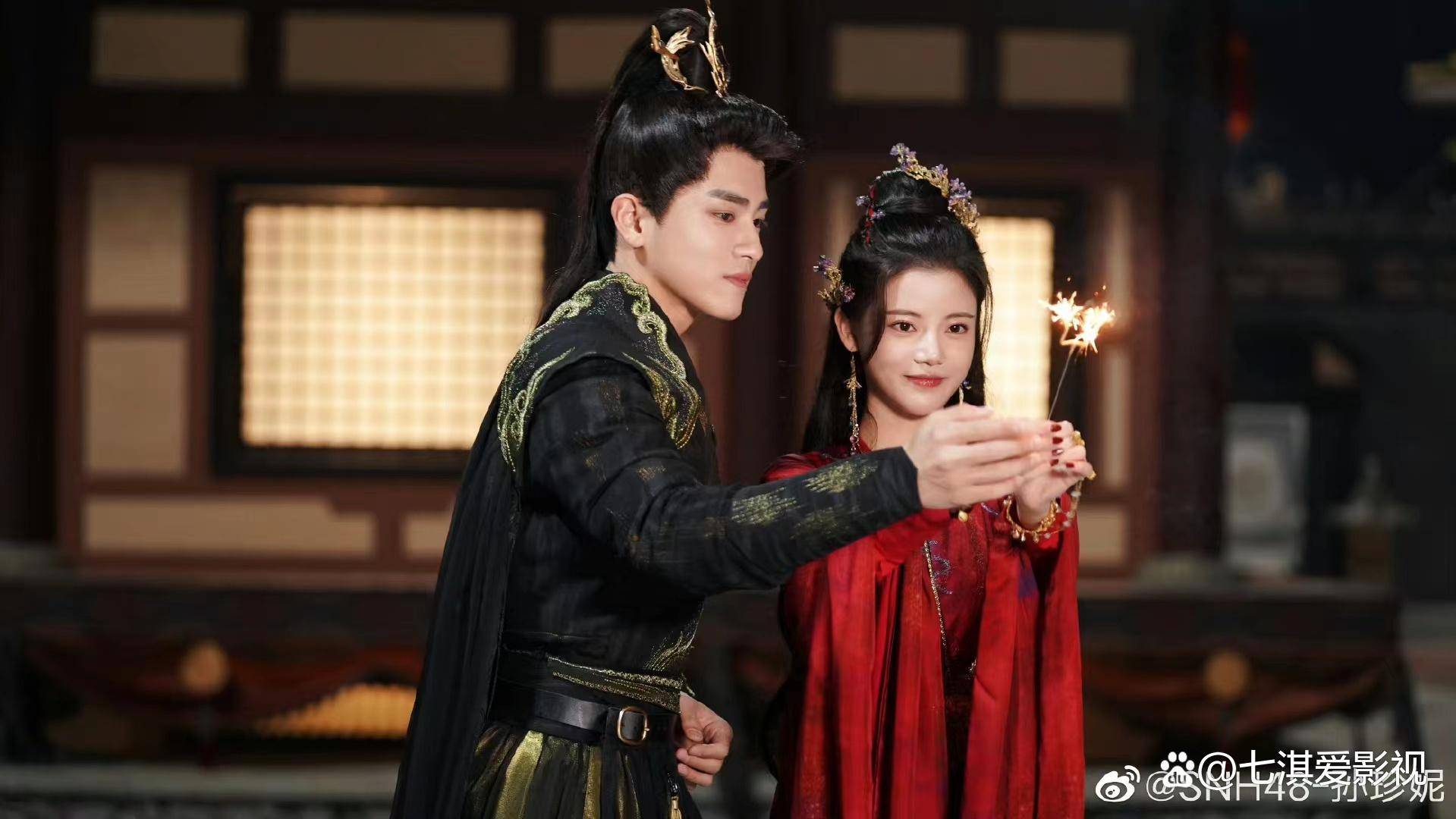 这样的狐狸精太撩人心扉,《长月烬明》孙珍妮饰演的翩然太惊艳_叶清宇