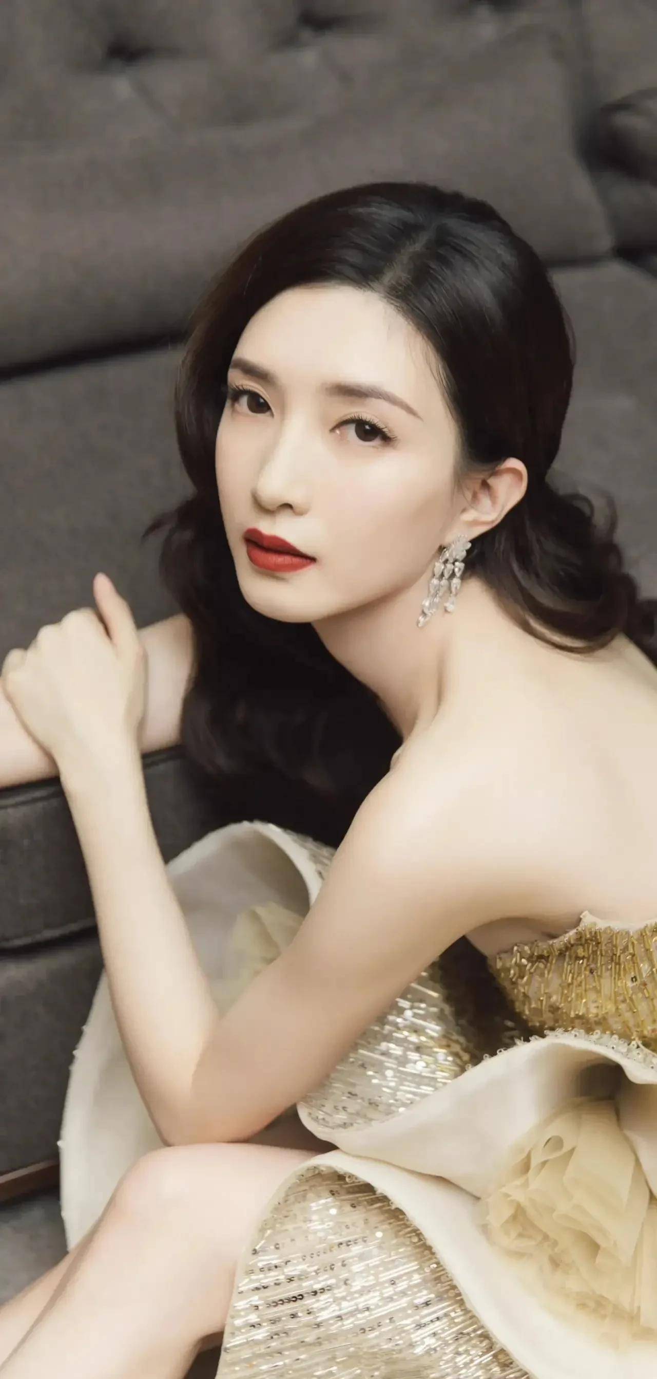 江疏影穿抹胸裙秀纤细长腿_一身_好身材_淑女