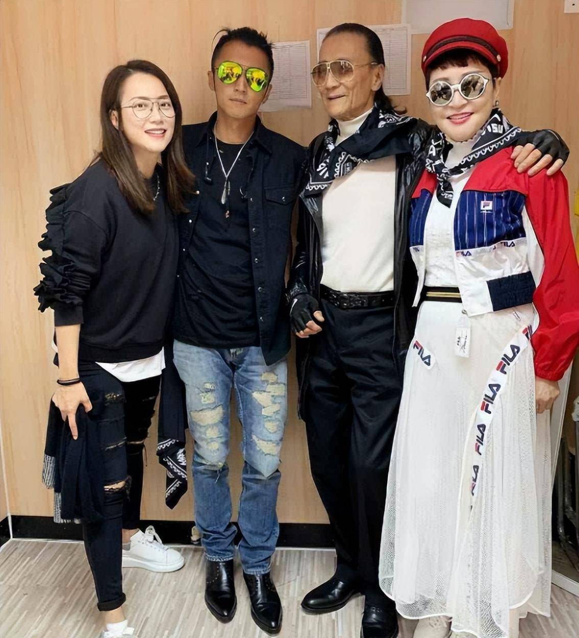 "金牌经纪人"霍汶希的传奇人生_因为_广告_叶崇仁