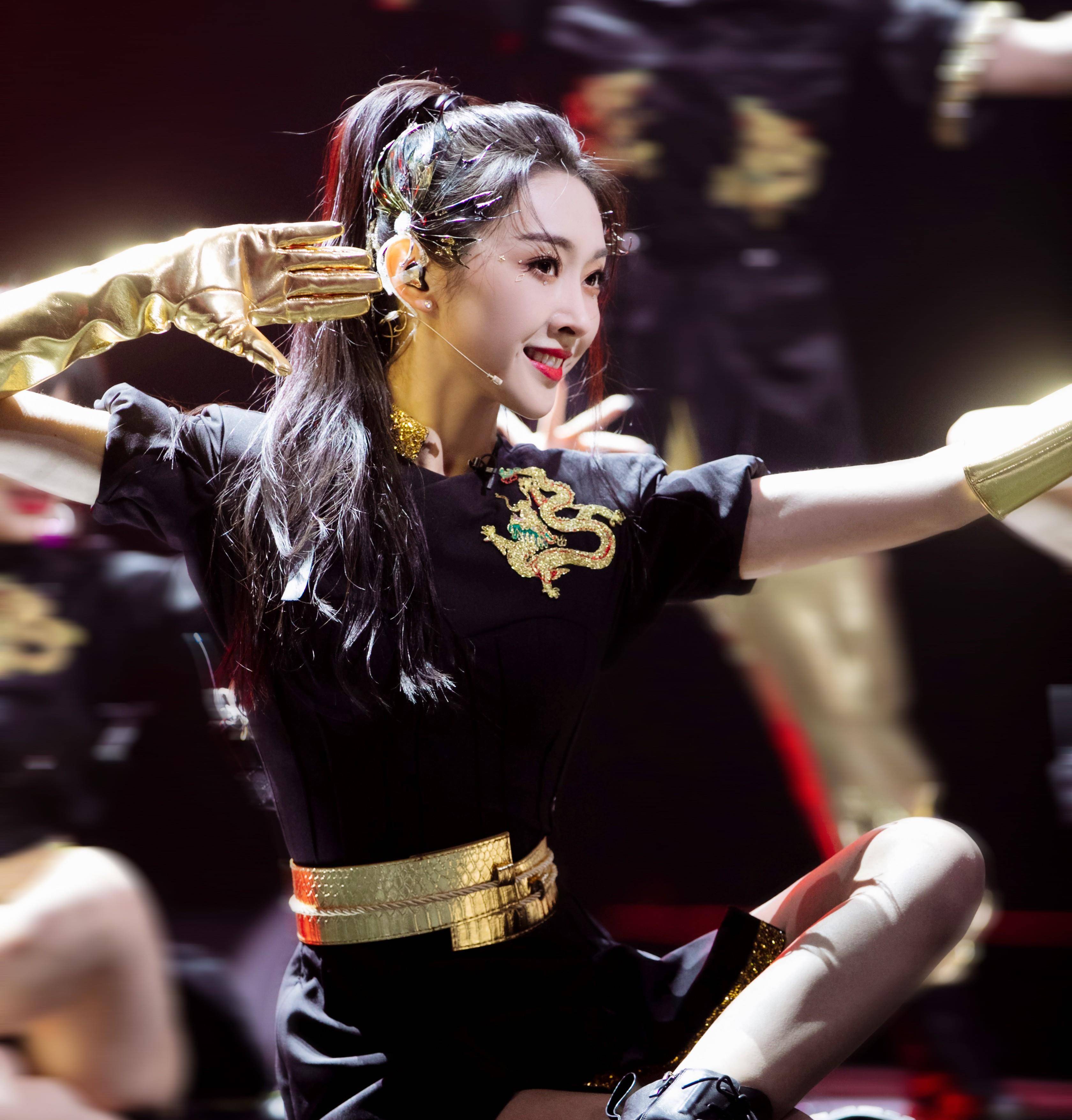 看陈情令,演得我以为魏无羡和师姐互相喜欢","宣璐是这一季少有女团感