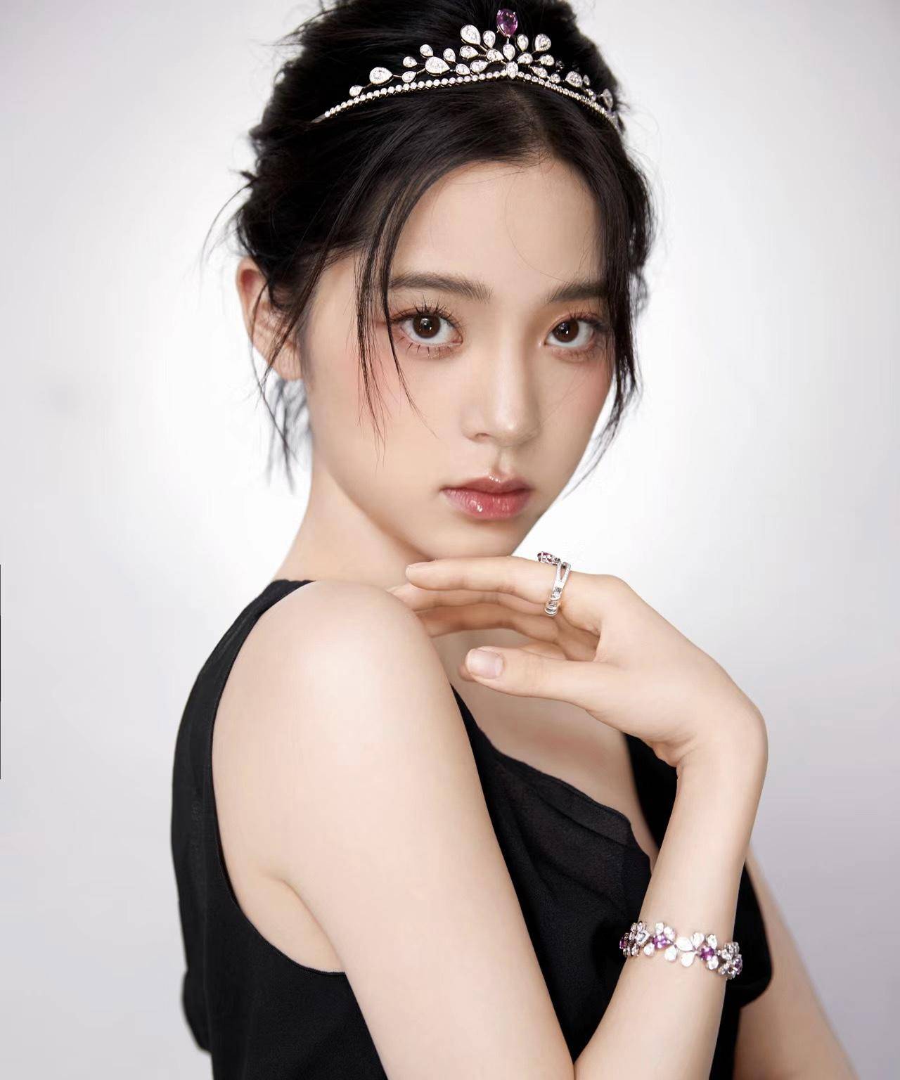 长相不够气质来凑 盘点鞠婧祎,欧阳娜娜,倪妮…氛围感美人