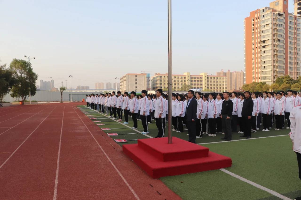 商丘市回民中学举行"国家安全 人人有责"主题升旗仪式