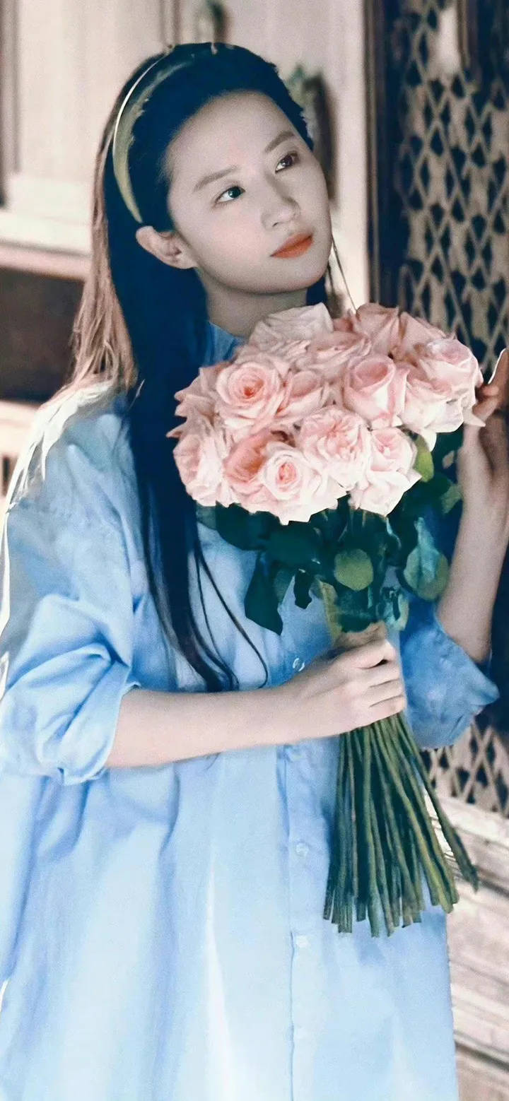 刘亦菲捧花头像为什么突然火了?神仙姐姐秒变锦鲤_电视剧_图片_整体