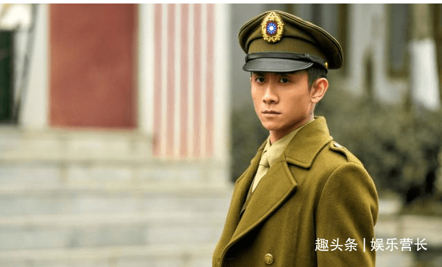 张一山把南艺烤肠吃涨价,还和同学搭伙打球,摔伤后感慨年纪大了_网友