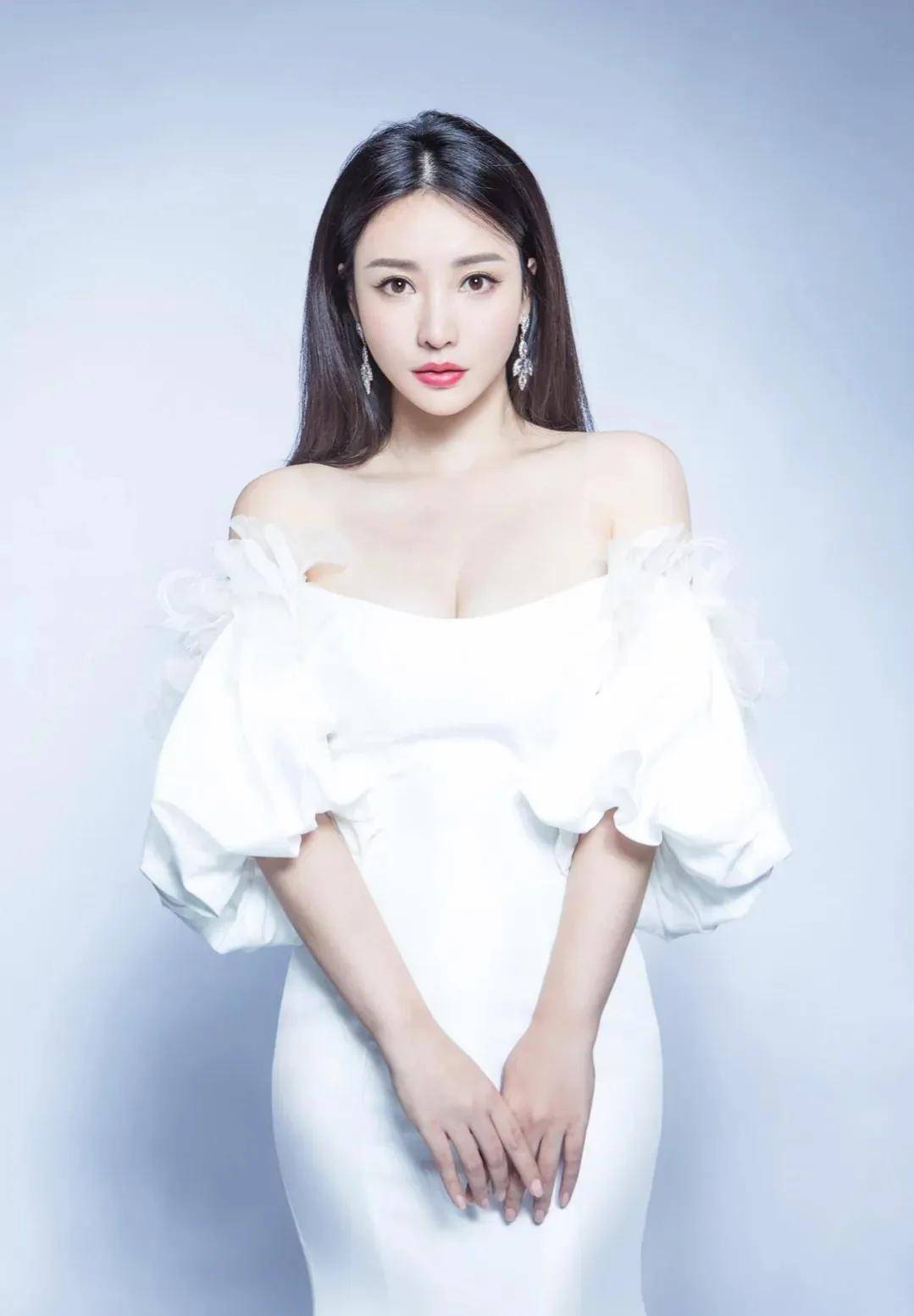 柳岩高颜值壁纸分享_领域_互动_直播