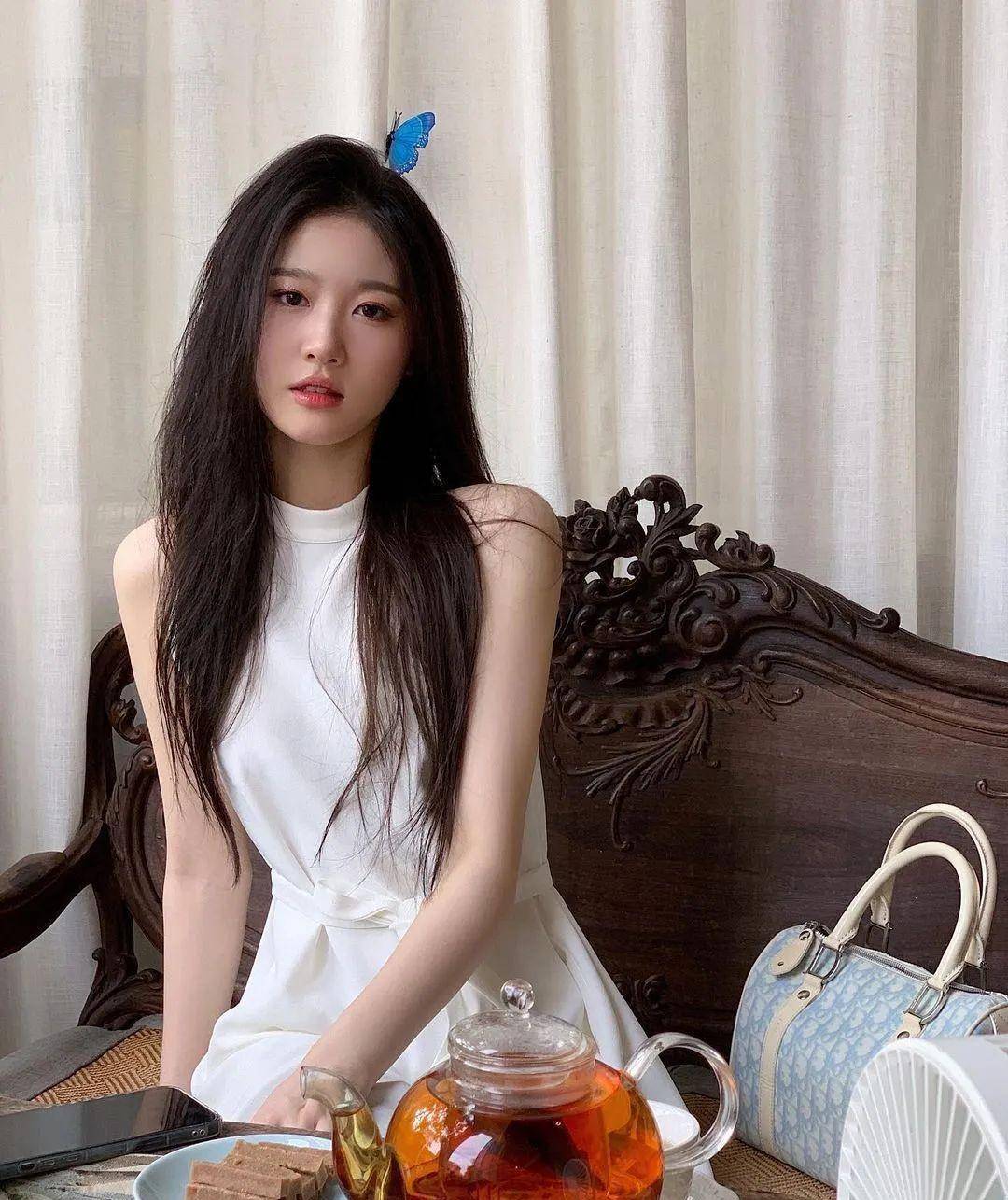 国产网红林真,完美五官,白皙皮肤,气质出众,让人挪