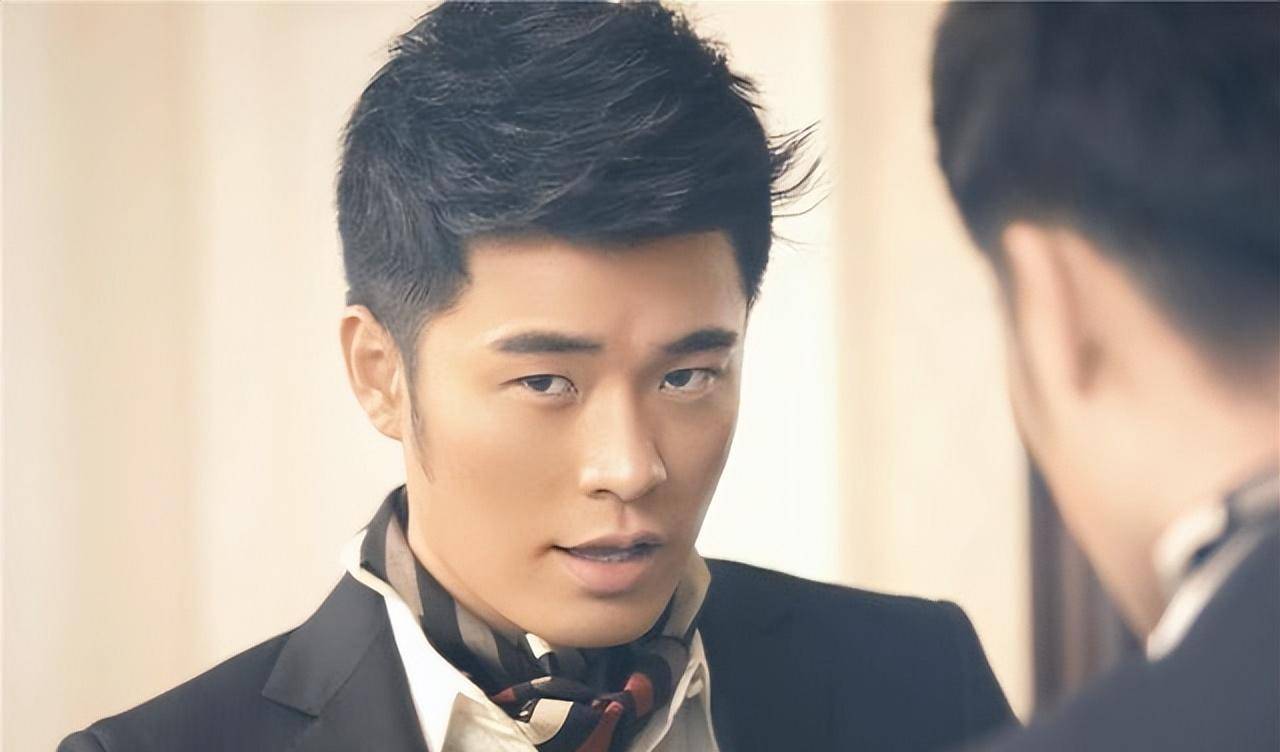 曝已婚二字喜剧男星是出轨惯犯,潜规则同公司女艺人,将其当p友_陈赫