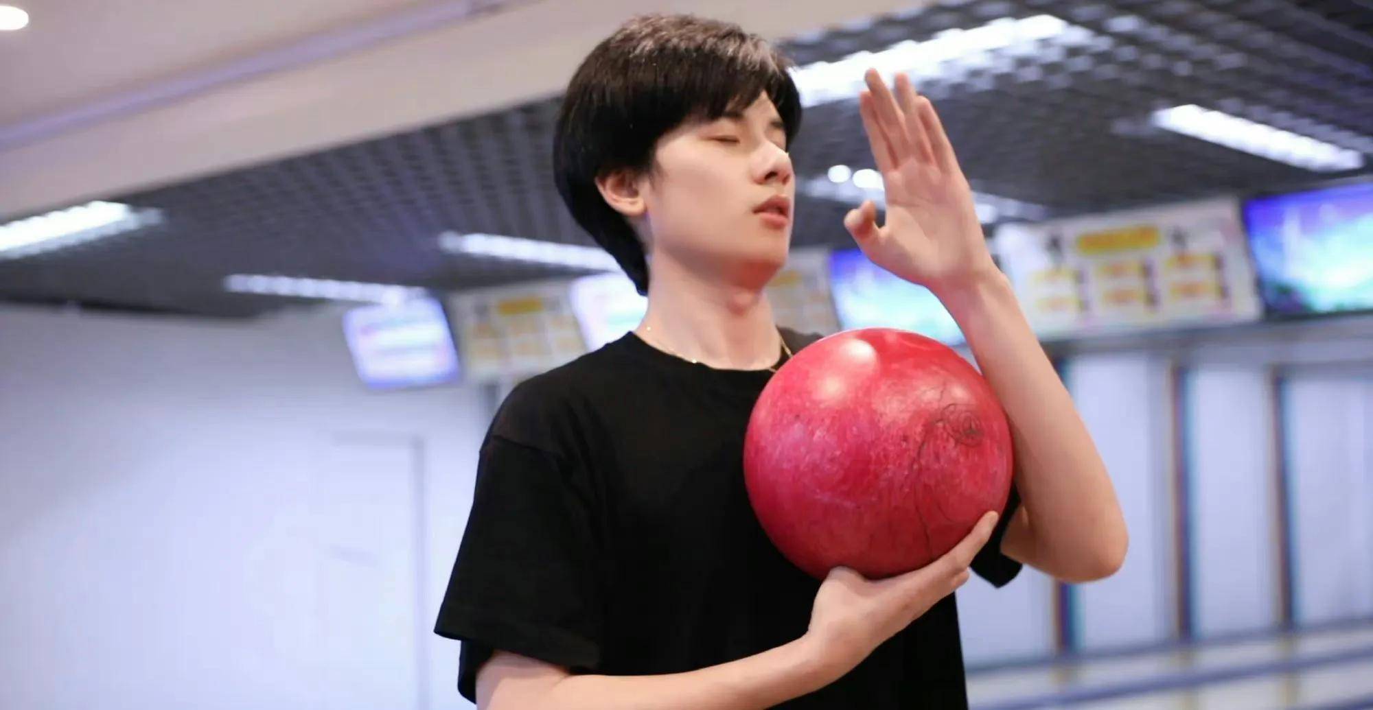 胡先煦刻在dna里的搞笑基因,去他家绕绕,才知嘛才是真正的搞笑_弟弟