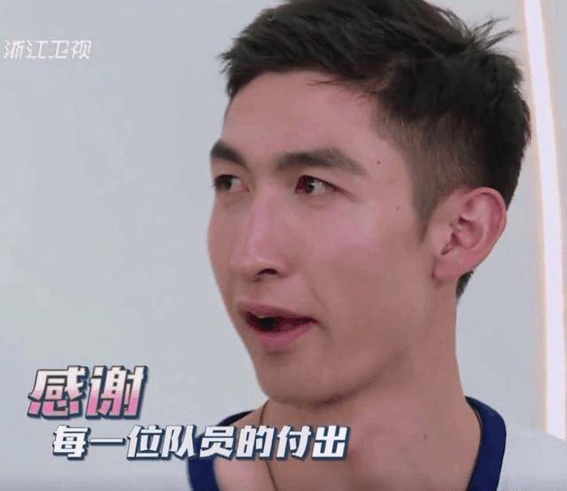 《奔跑吧》女导演哭成红鼻子,邓超失控泪奔,郑恺一看秒懂_比赛_因为