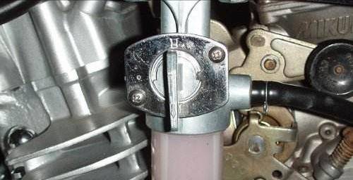 摩托车的副油箱有多大的作用?怎么就消失了呢?_搜狐汽车_搜狐网