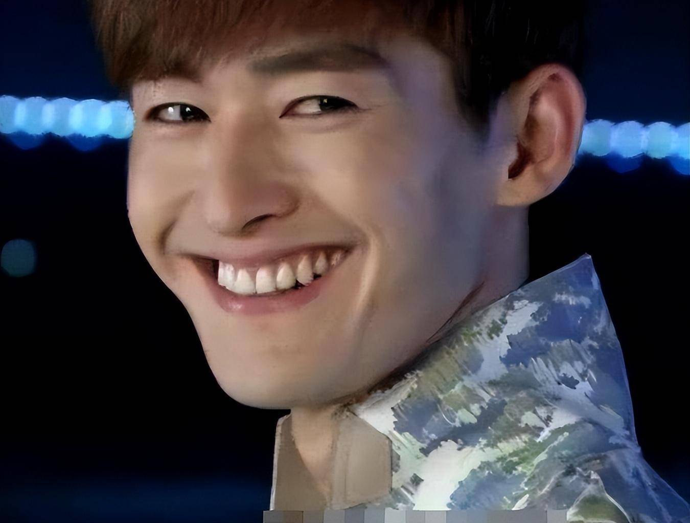 尤其是视频最后,张翰咧嘴一笑,更是让不少网友梦想回到当初那张回眸