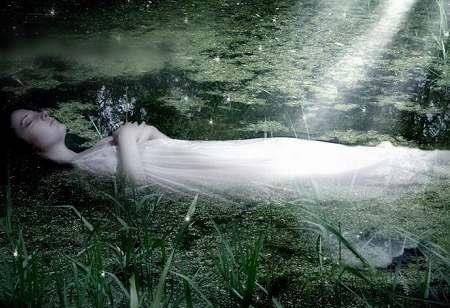 梦到坟里面的死人复活乐，探索梦境背后的深层预兆与心理解析