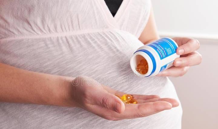 女生怀孕的前三个月要特别注意这3件事1,不能同房避免在胚胎形成前三