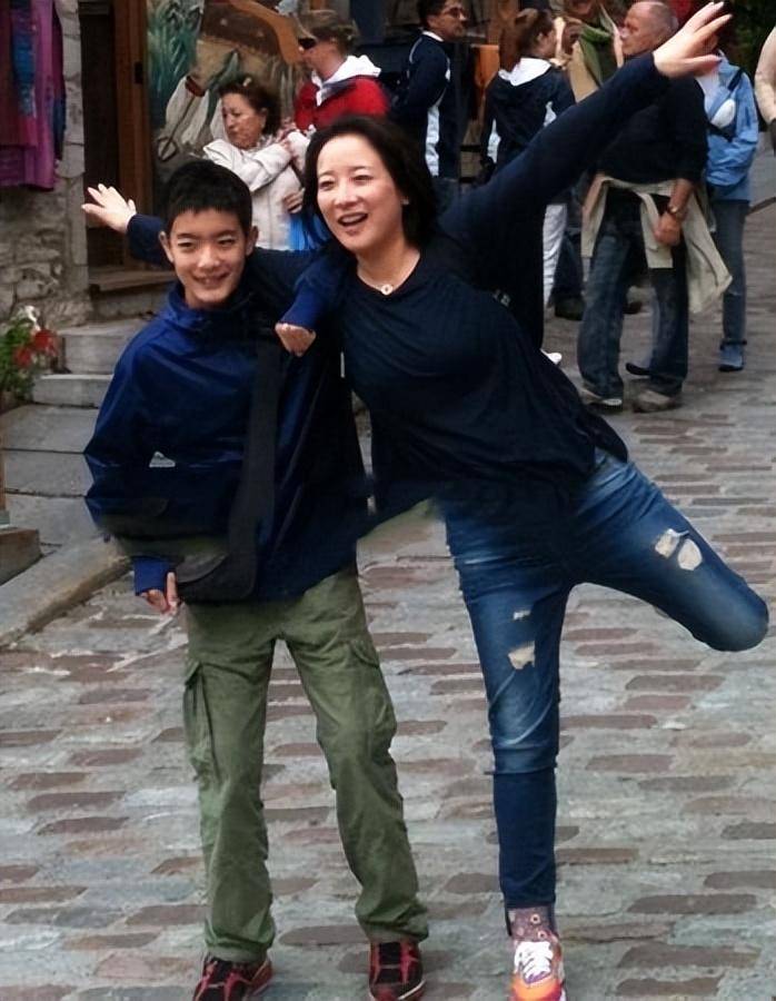 55岁陈小艺晚节难保?