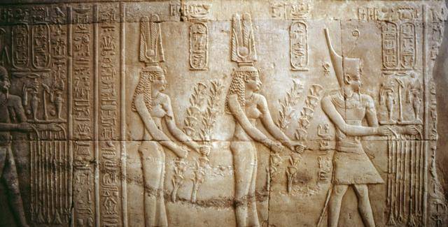 “象形文字”解读古埃及文字有多难？有人需要30年，但有个人只要2年