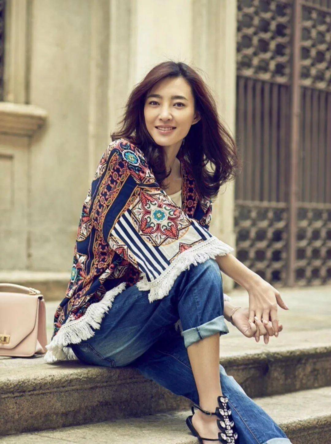 女星王丽坤"落网",曝与著名演员于和伟有染,致10岁幼女自杀_诈骗_丑闻