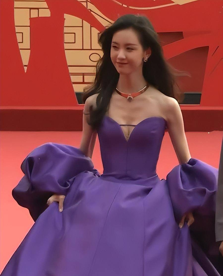 真空上阵…42张图直击21位女星, 北影节红毯好精彩_娜扎_状态_周冬雨