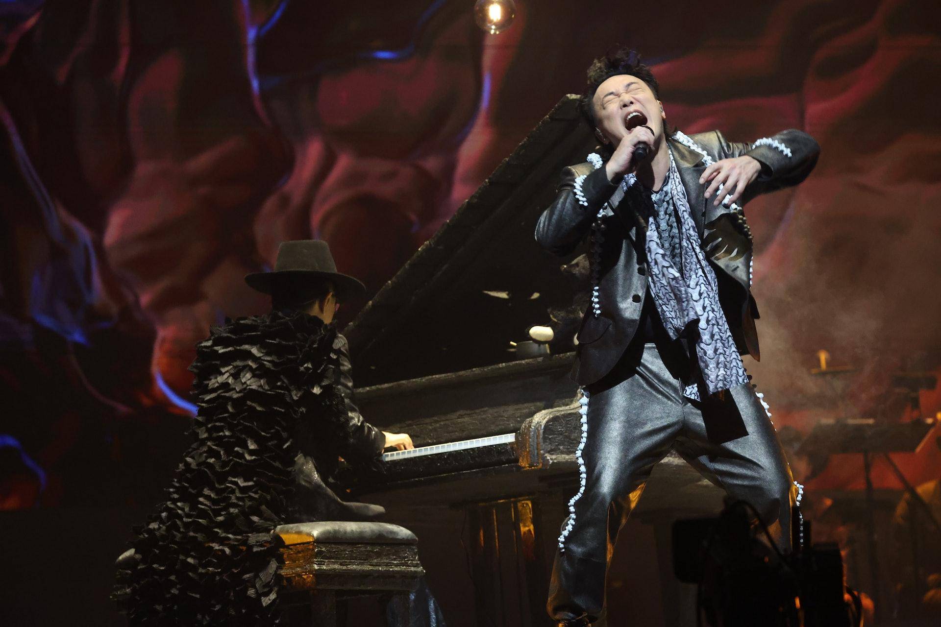 eason陈奕迅:年龄不减歌神风采,被称为肥陈的他依旧光彩照人_音乐